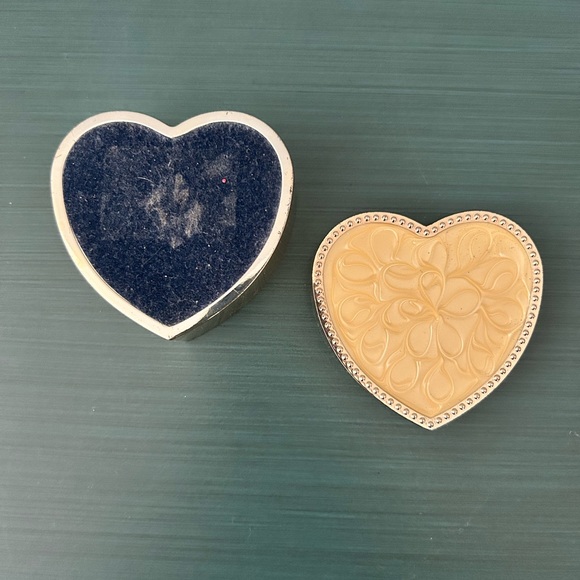 Vintage Mini Heart Shaped Stainless Trinket Velvet Jewelry Box - Picture 5 of 7